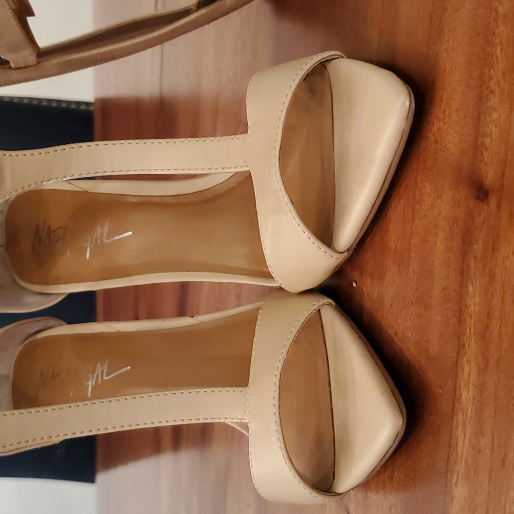 Shoes - Picture 2 of 5